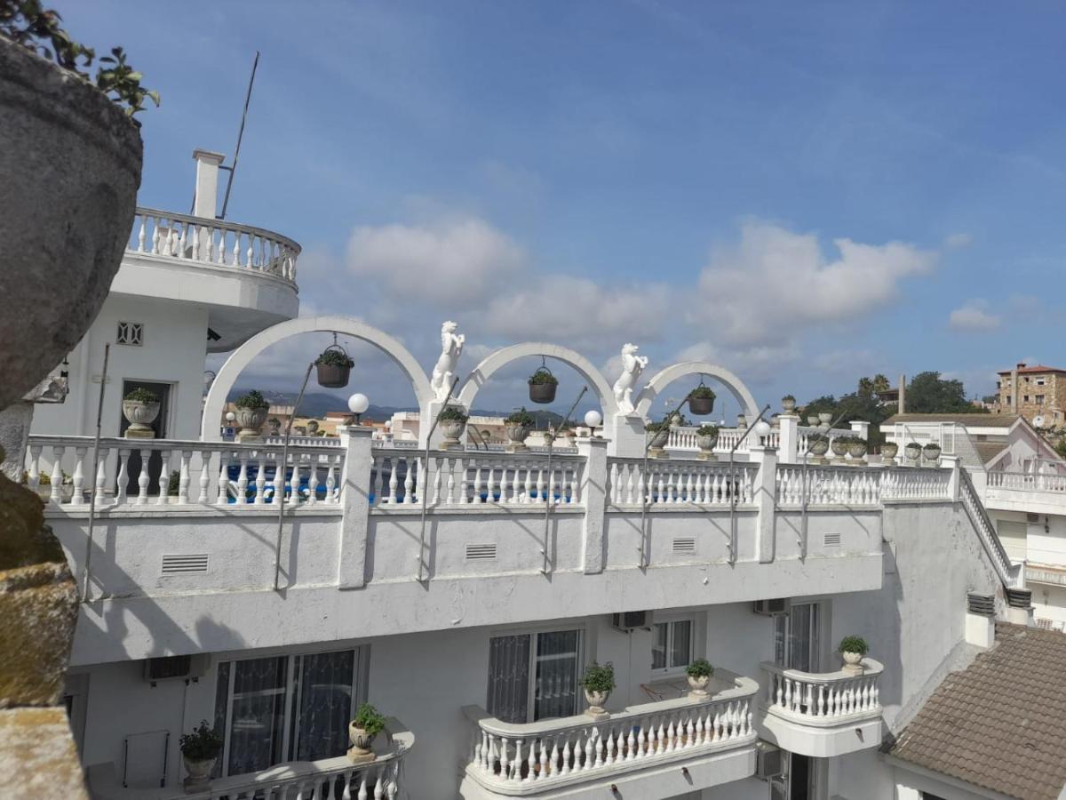 Apartamentos Las Americas - Blanes Beach ภายนอก รูปภาพ